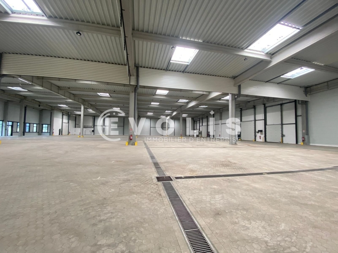 Photo 7 – location Entrepôts / activités	SUCY EN BRIE (94370)