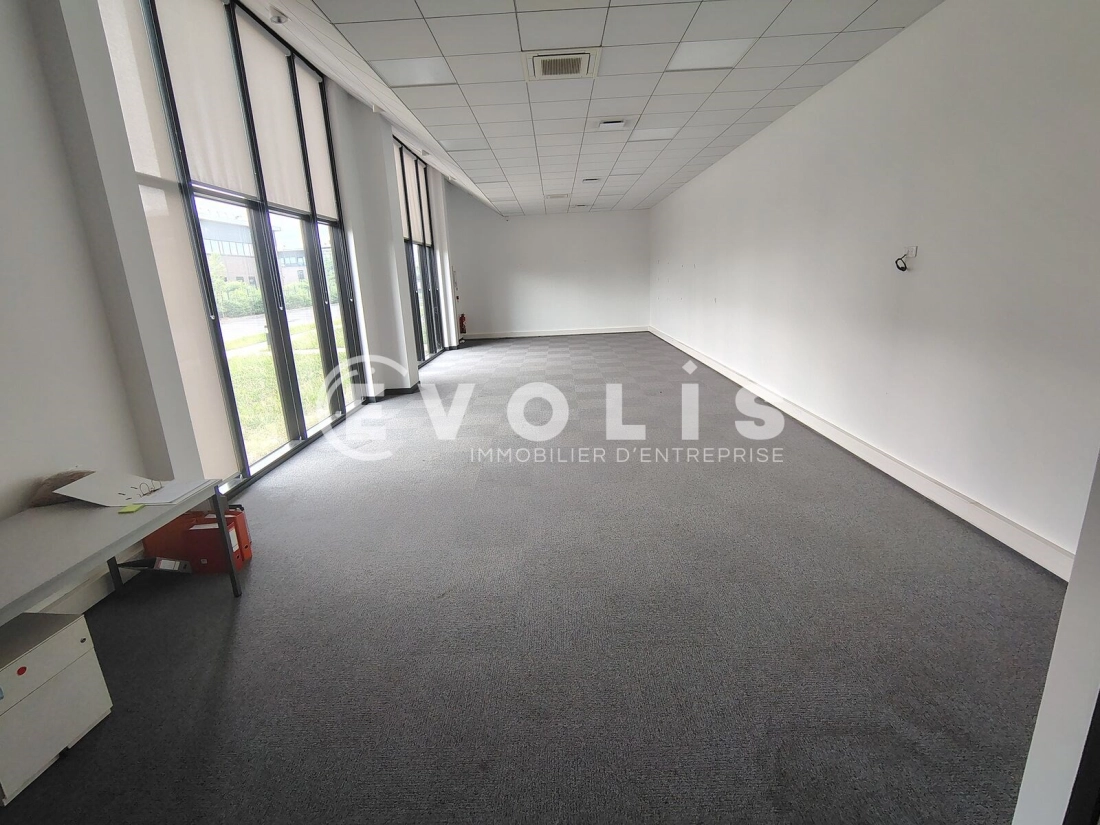Photo 8 – location Entrepôts / activités	SUCY EN BRIE (94370)