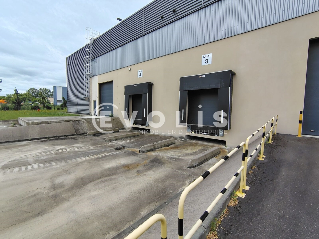 Photo 1 – location Entrepôts / activités	SUCY EN BRIE (94370)