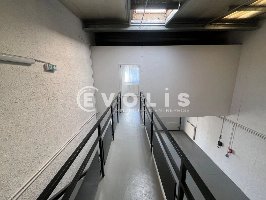 Photo 4 – location Entrepôts / activités	SAVIGNY LE TEMPLE (77176)