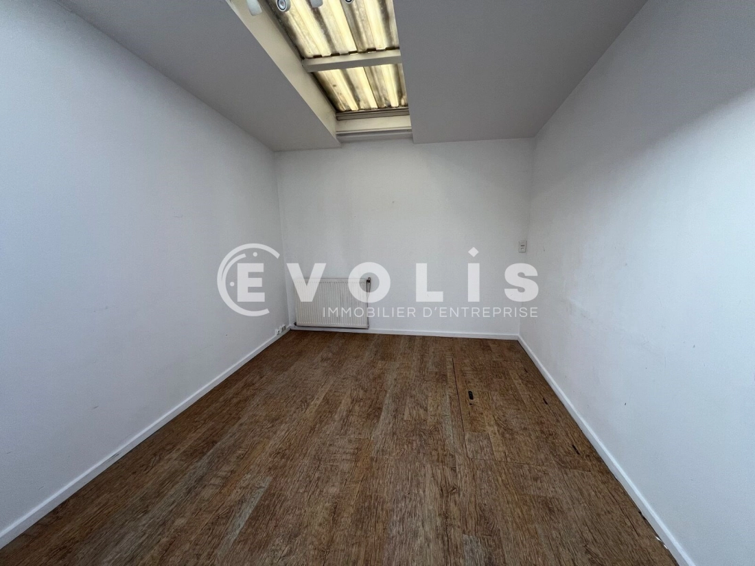 Photo 7 – location Entrepôts / activités	SAVIGNY LE TEMPLE (77176)