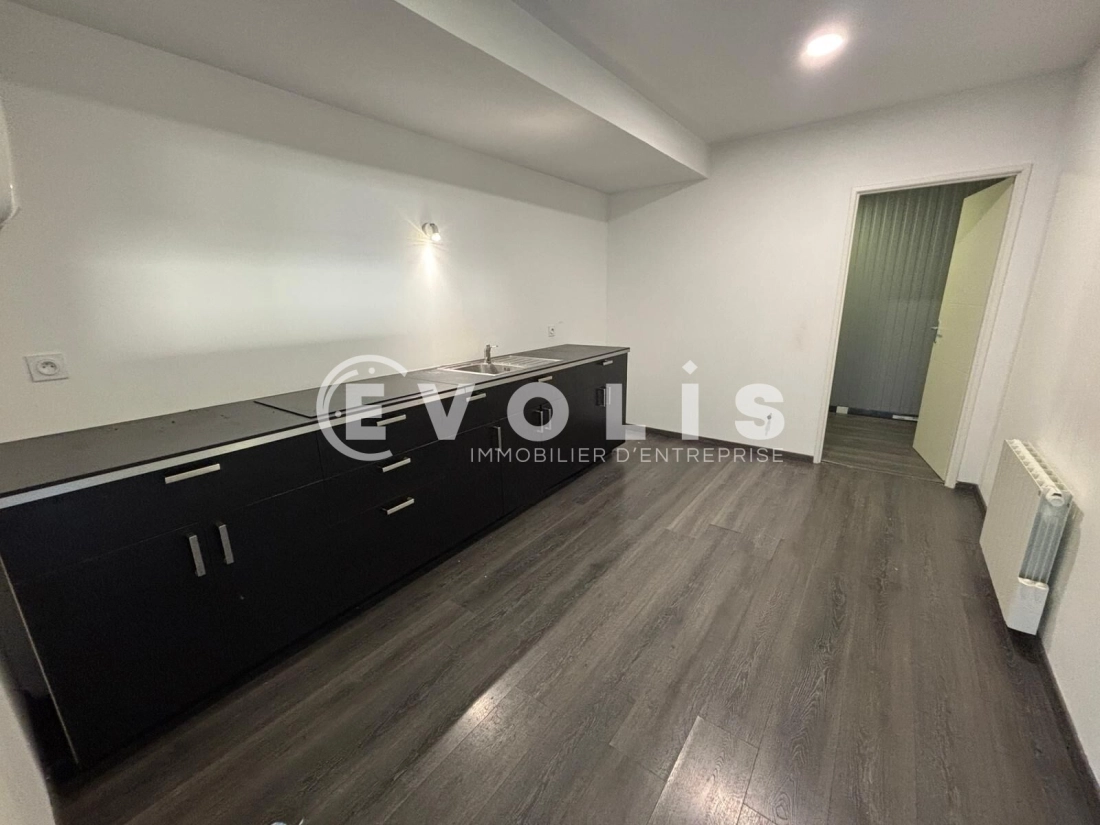 Photo 3 – vente Entrepôts / activités	FAREINS (01480)