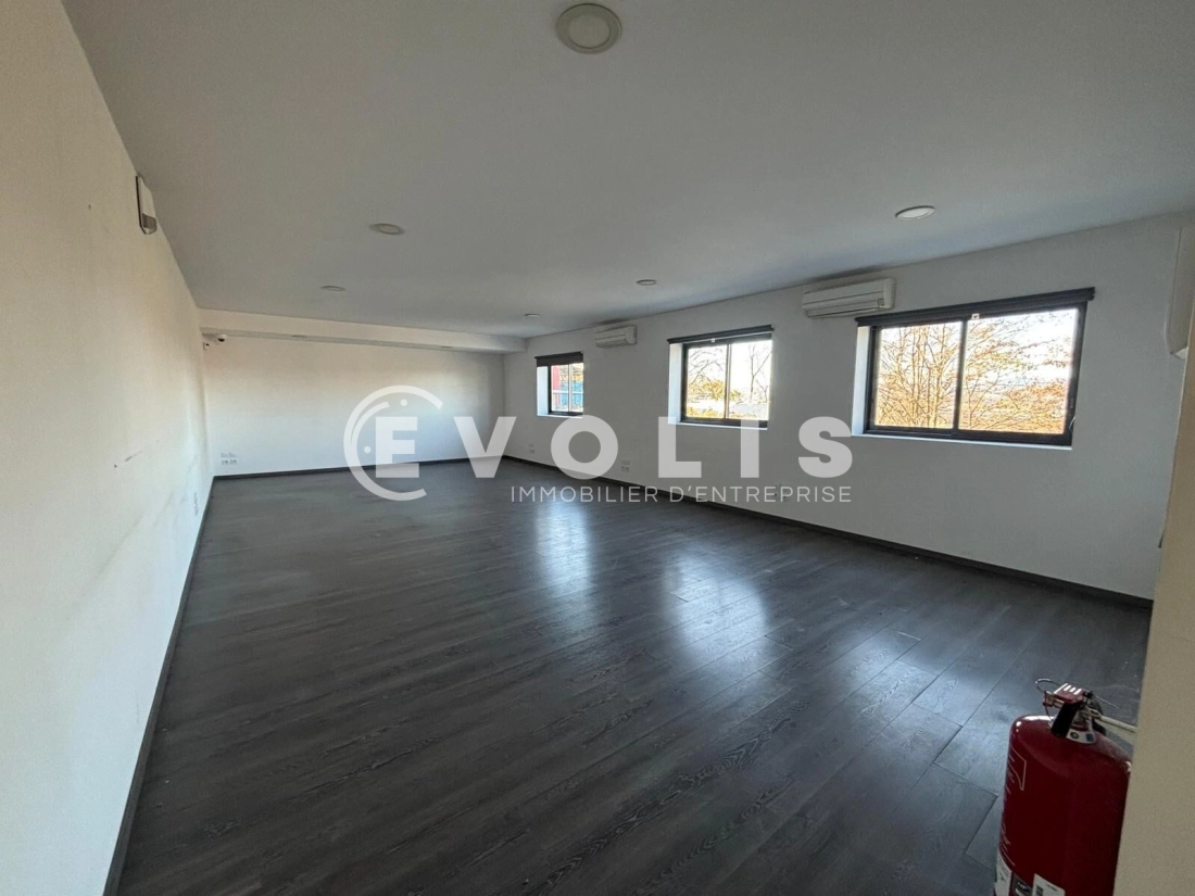Photo 6 – vente Entrepôts / activités	FAREINS (01480)