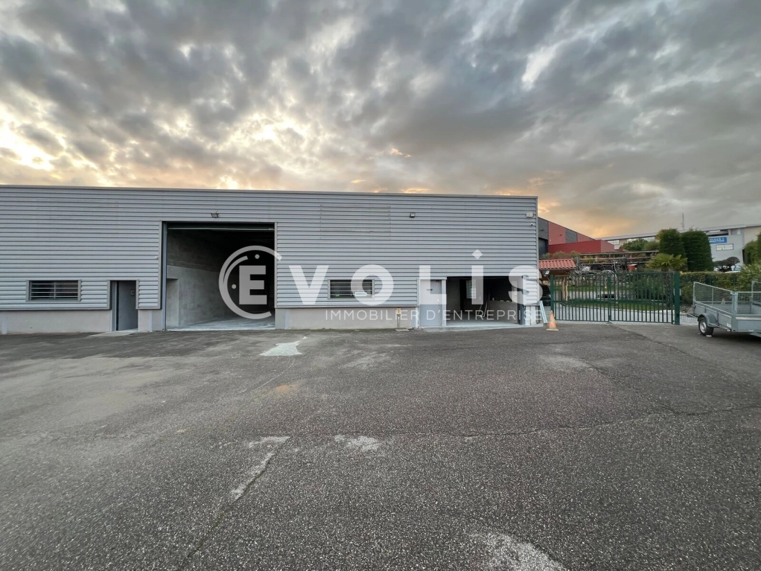 Photo 2 – location Entrepôts / activités	TALUYERS (69440)