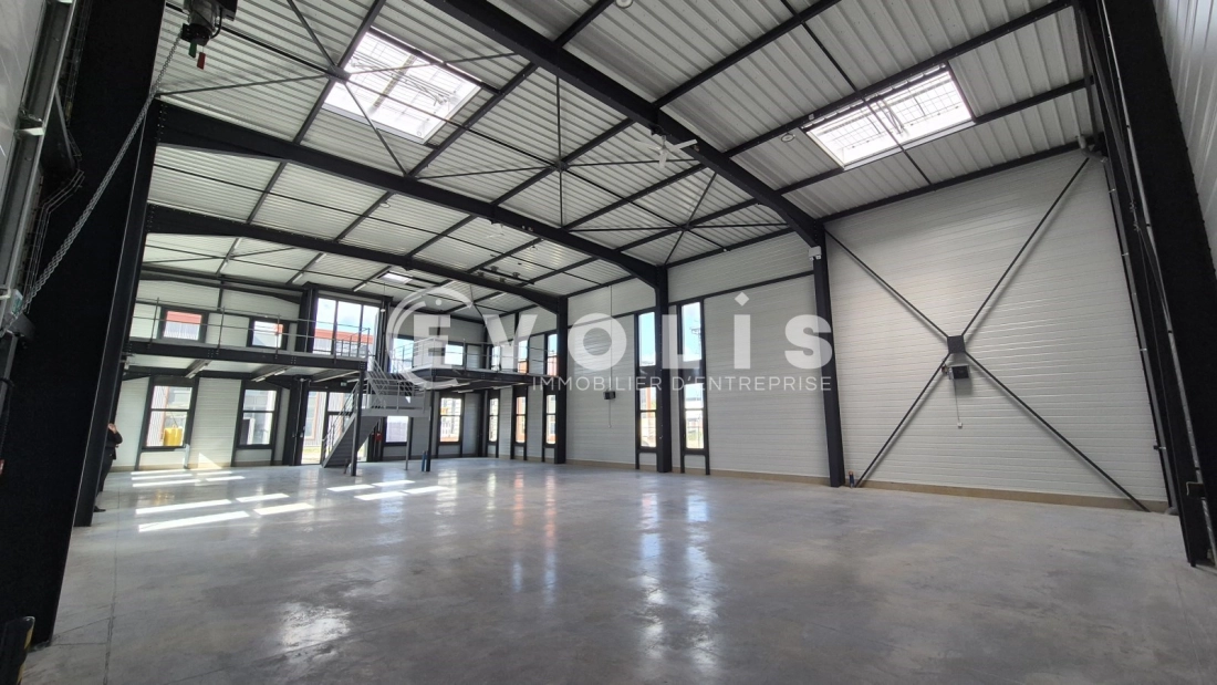 Photo 2 – location Entrepôts / activités	SERRIS (77700)