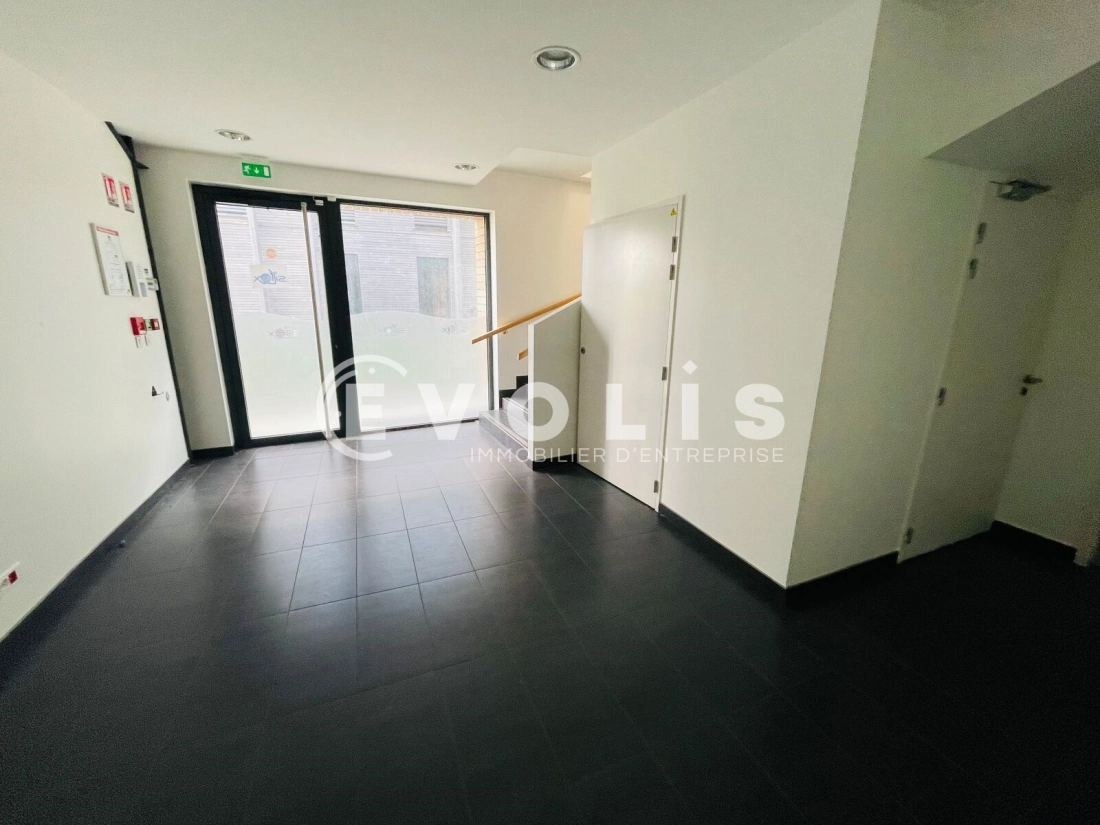 Photo 6 – location Entrepôts / activités	MOISSY CRAMAYEL (77550)