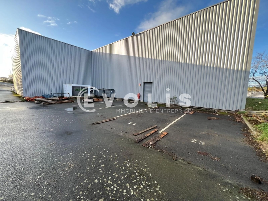 Photo 4 – location Entrepôts / activités	FLEURIEUX SUR L'ARBRESLE (69210)