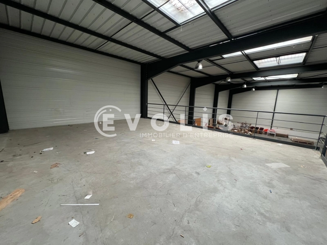 Photo 9 – location Entrepôts / activités	FLEURIEUX SUR L'ARBRESLE (69210)