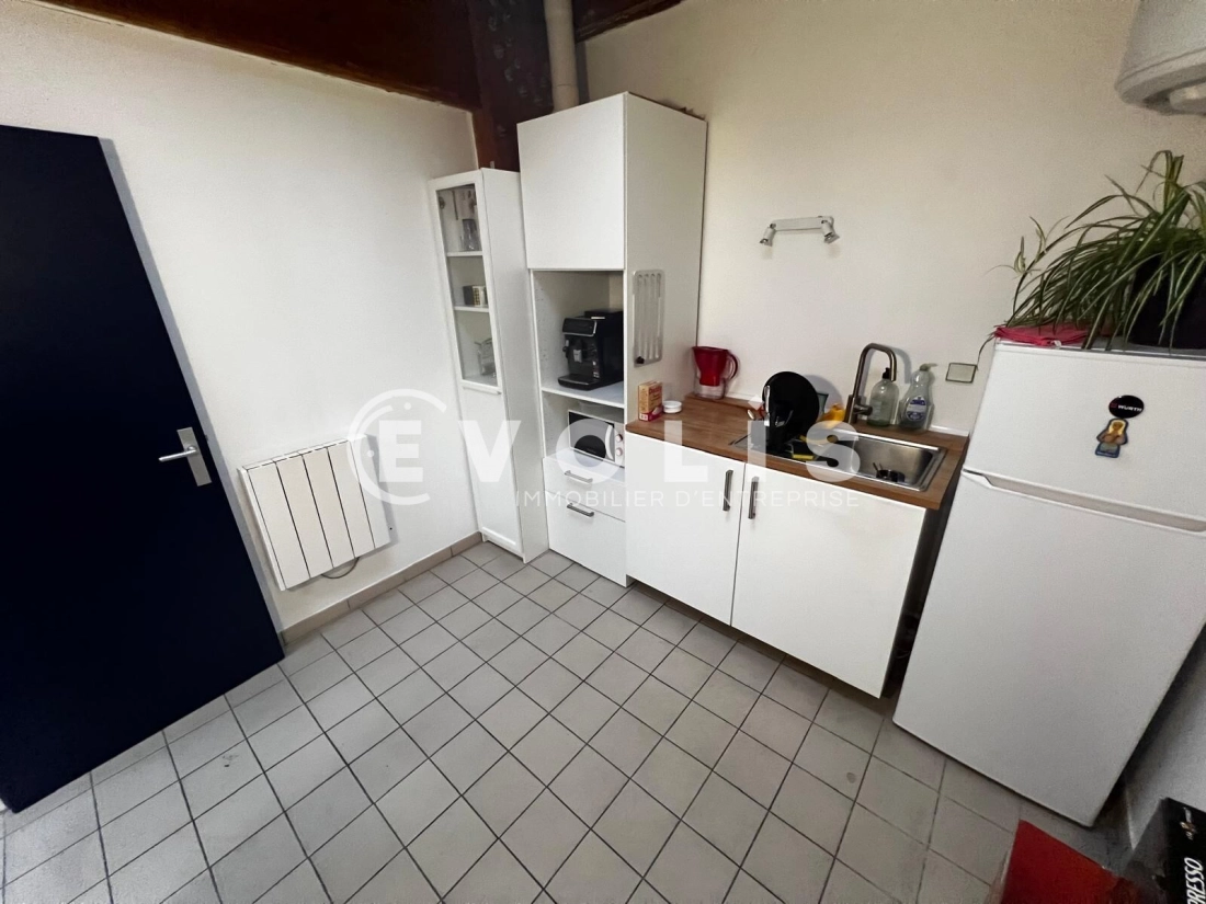 Photo 9 – location Entrepôts / activités	COMBS LA VILLE (77380)