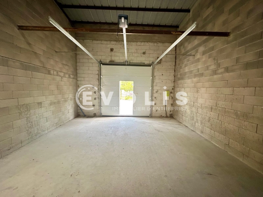 Photo 8 – location Entrepôts / activités	SAINT CHERON (91530)