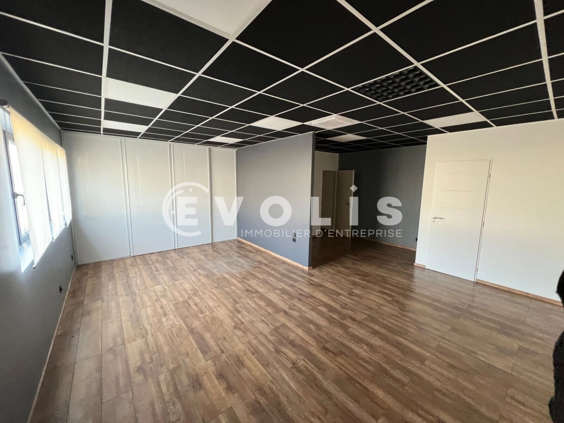 Photo 6 – location Entrepôts / activités	GLEIZE (69400)