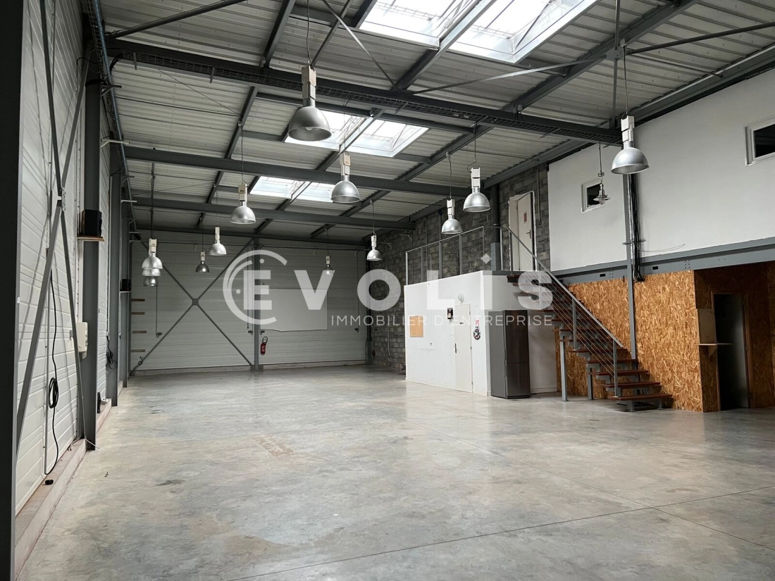 Photo 1 – location Entrepôts / activités	AUDENGE (33980)