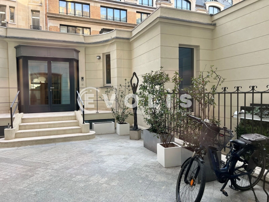 Photo 13 – location bureaux	PARIS (75008)