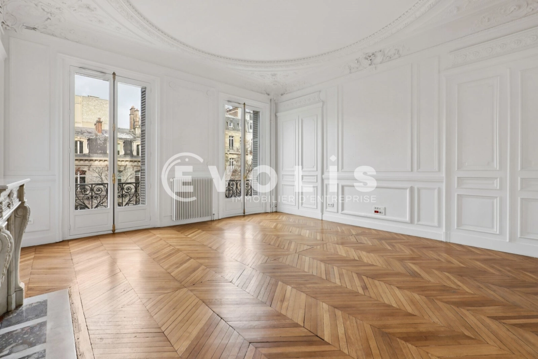 Photo 1 – location bureaux	PARIS (75008)