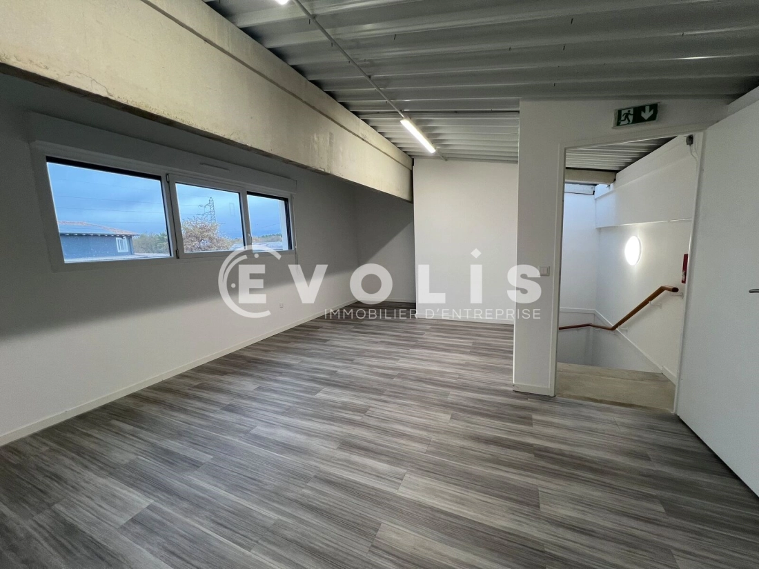 Photo 3 – location Entrepôts / activités	MIOS (33380)