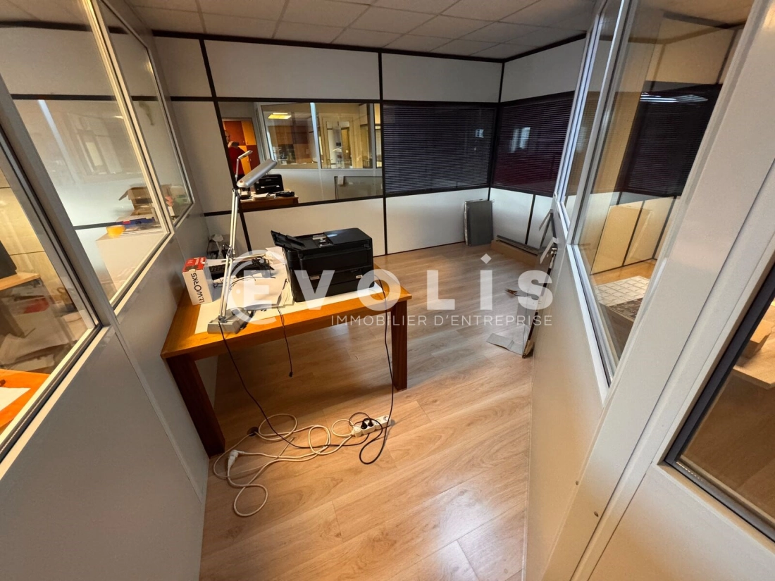 Photo 5 – location Entrepôts / activités	CHASSIEU (69680)