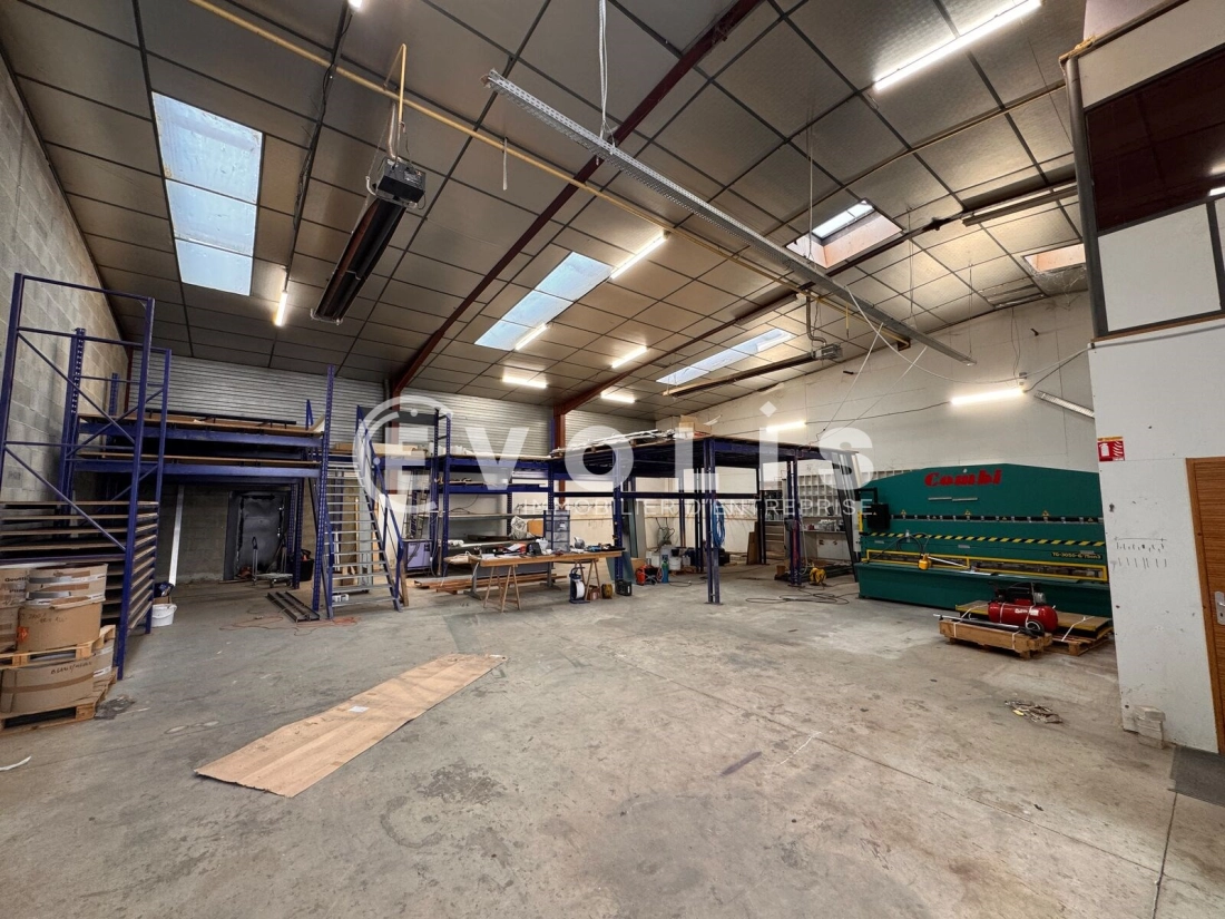 Photo 8 – location Entrepôts / activités	CHASSIEU (69680)