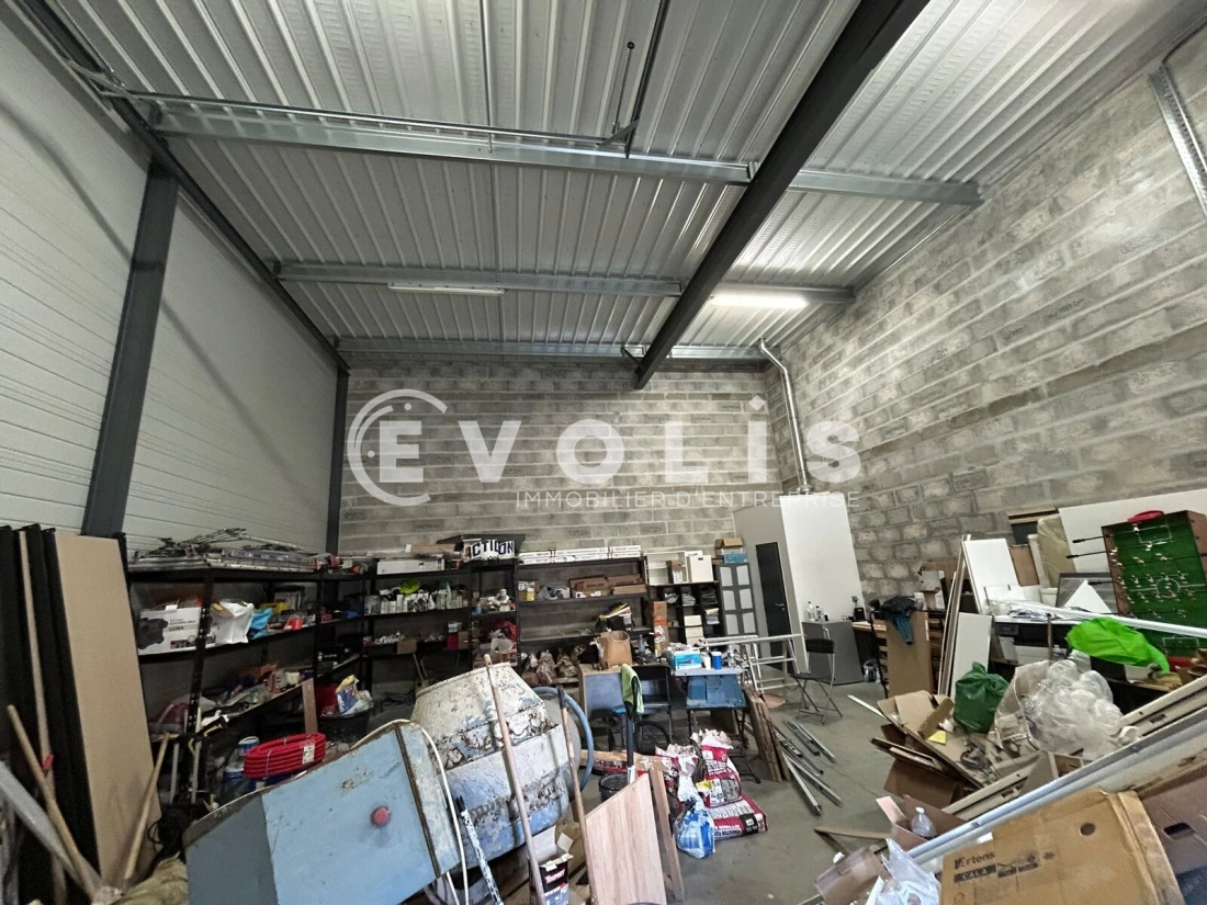 Photo 2 – location Entrepôts / activités	BRUGES (33520)