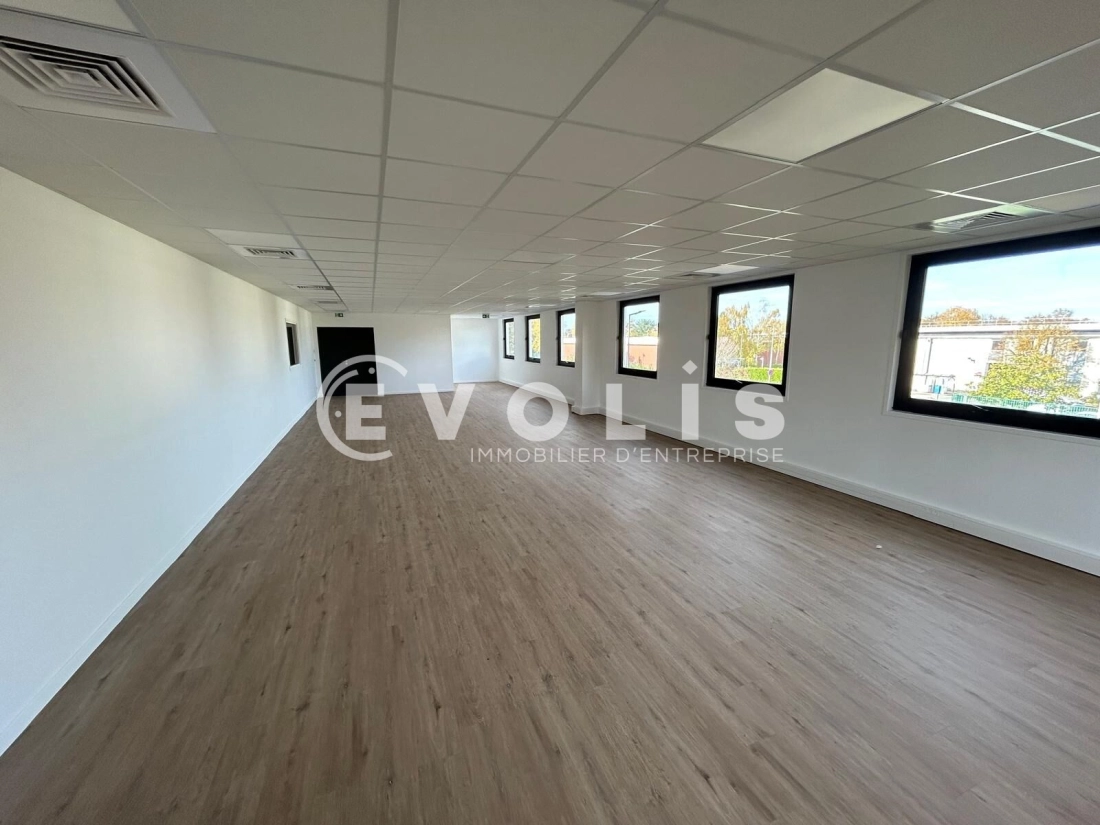 Photo 9 – location Entrepôts / activités	LISSES (91090)