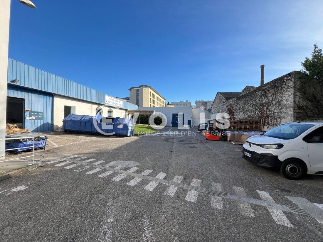 Photo 1 – vente Entrepôts / activités	VILLEURBANNE (69100)