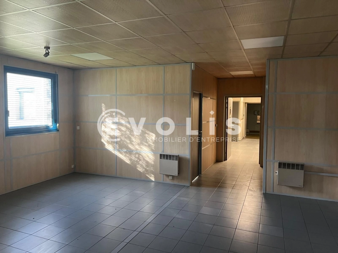 Photo 6 – vente Entrepôts / activités	CIVRIEUX D'AZERGUES (69380)