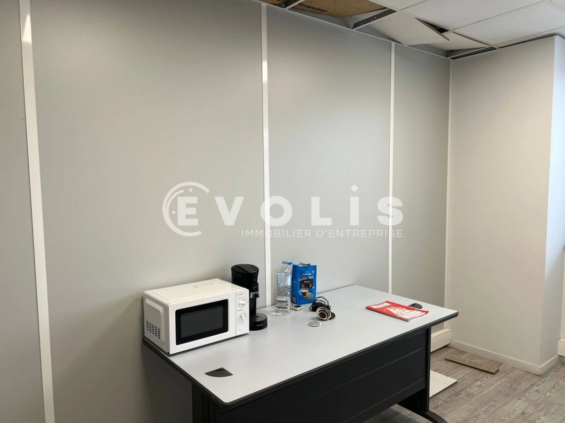 Photo 9 – location Entrepôts / activités	MEYZIEU (69330)