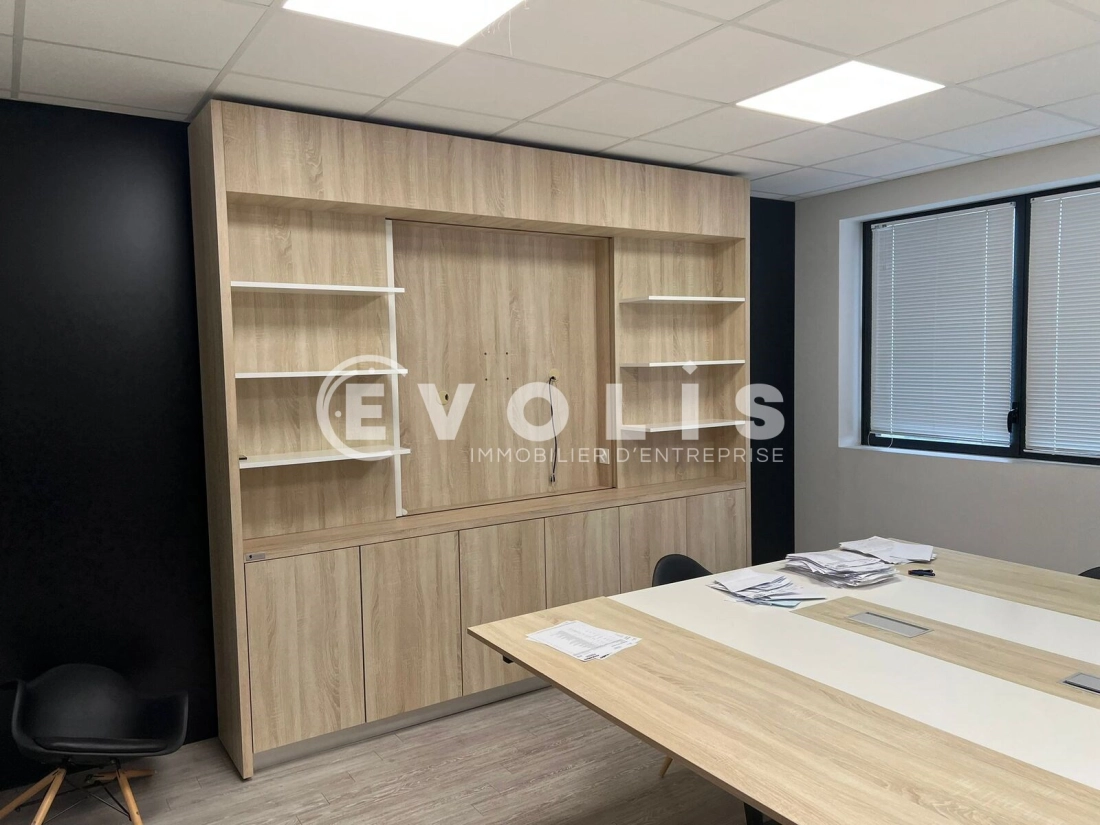 Photo 12 – location Entrepôts / activités	MEYZIEU (69330)