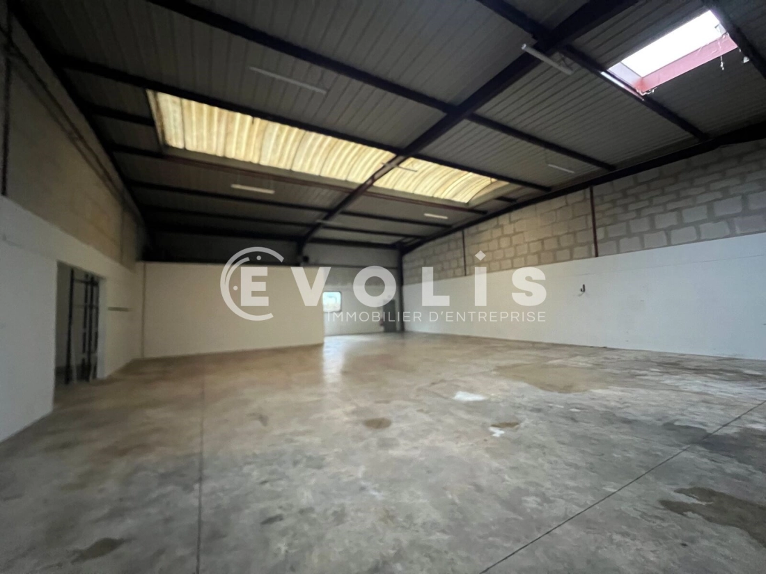 Photo 5 – location Entrepôts / activités	LE BLANC MESNIL (93150)