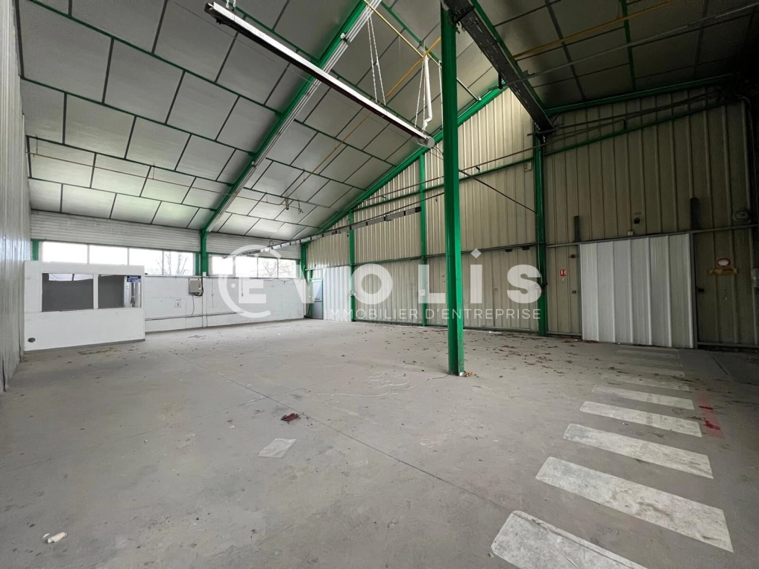 Photo 2 – vente Entrepôts / activités	MORNANT (69440)