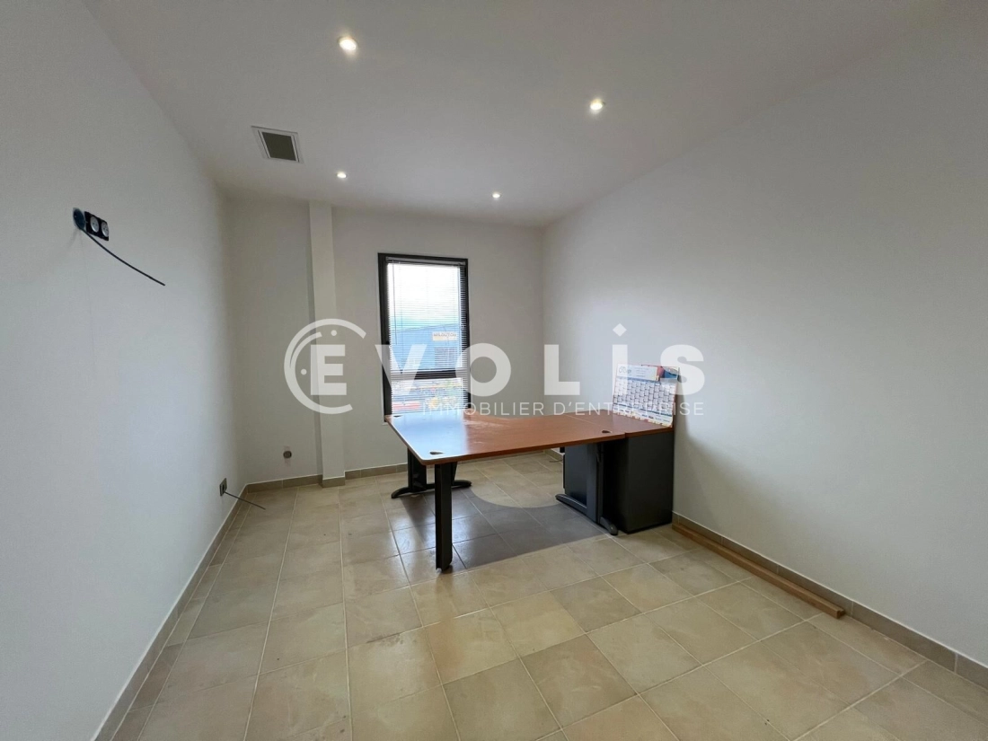 Photo 7 – location Entrepôts / activités	CORBAS (69960)