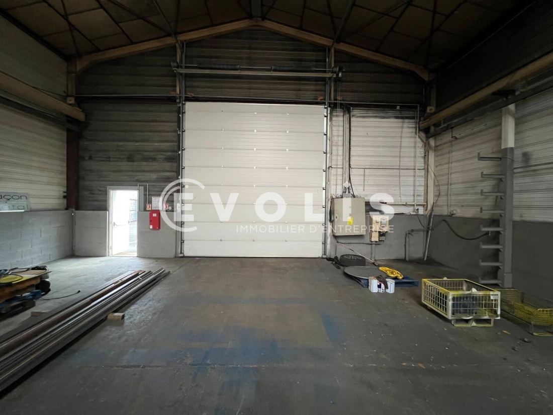 Photo 4 – location Entrepôts / activités	JASSANS RIOTTIER (01480)