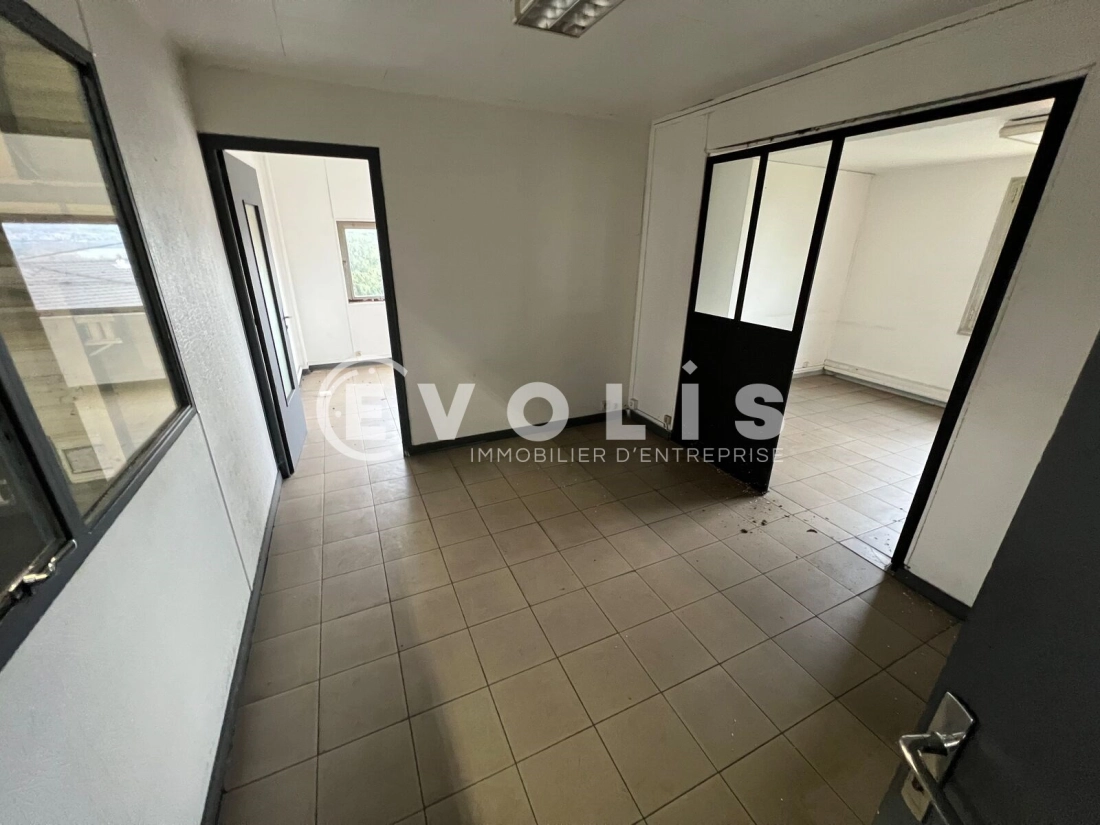 Photo 5 – location Entrepôts / activités	JASSANS RIOTTIER (01480)