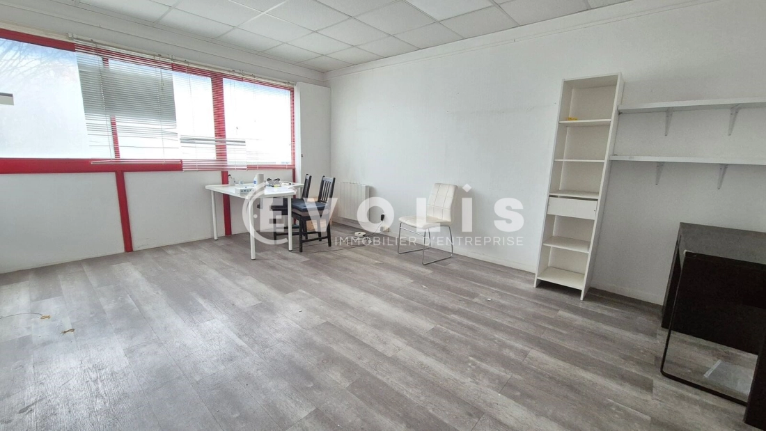 Photo 6 – location Entrepôts / activités	COLLEGIEN (77090)