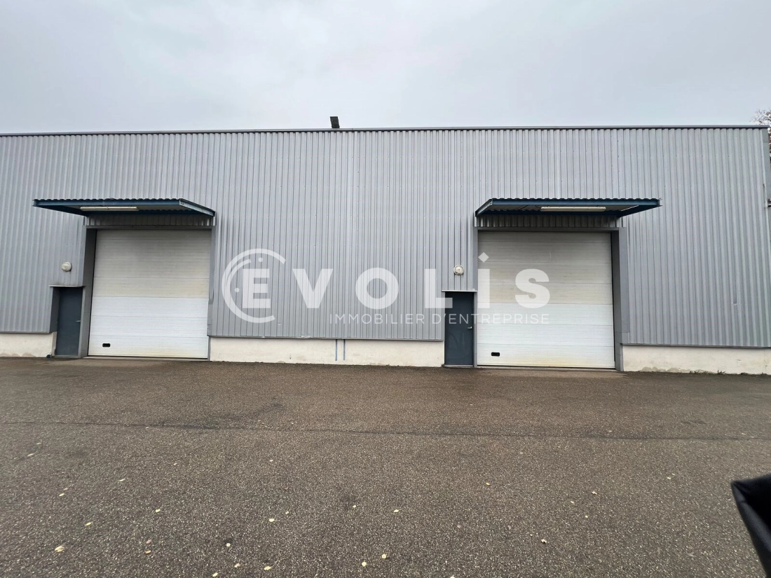 Photo 2 – location Entrepôts / activités	MILLERY (69390)