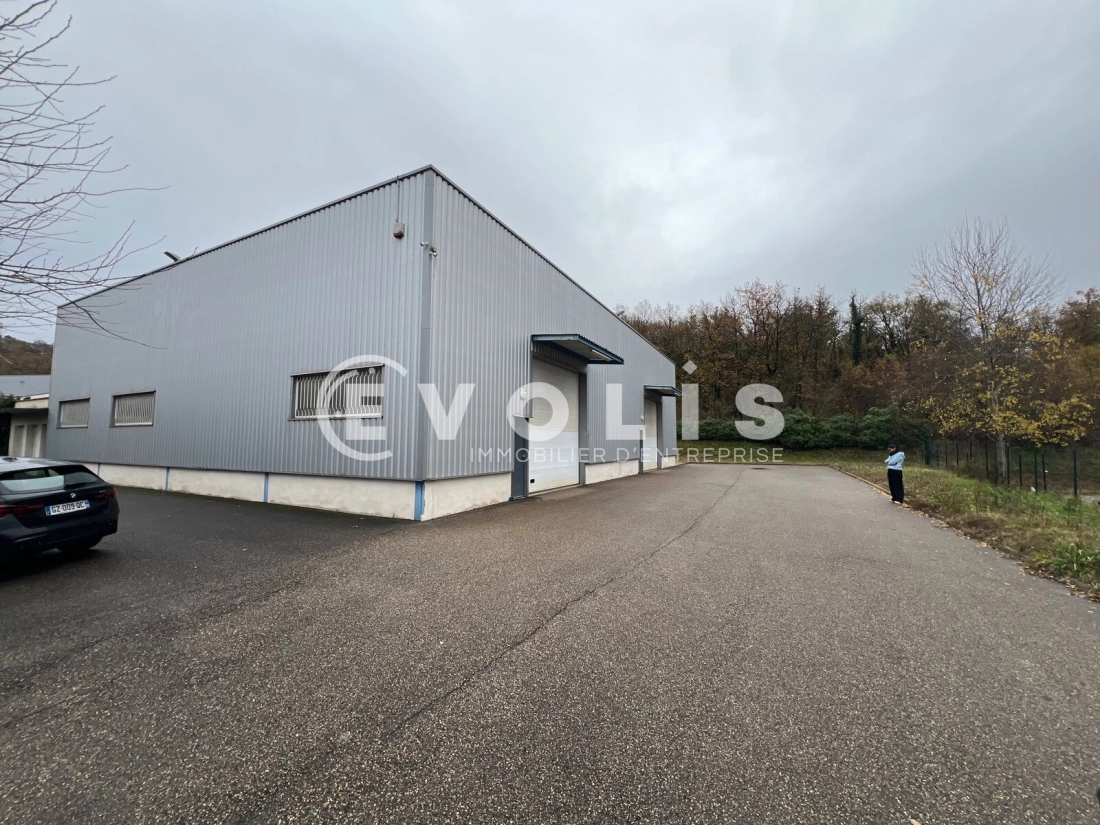 Photo 3 – location Entrepôts / activités	MILLERY (69390)