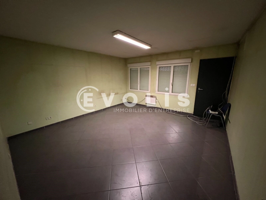 Photo 8 – location Entrepôts / activités	MILLERY (69390)