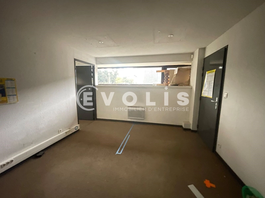 Photo 9 – location Entrepôts / activités	BRUGES (33520)