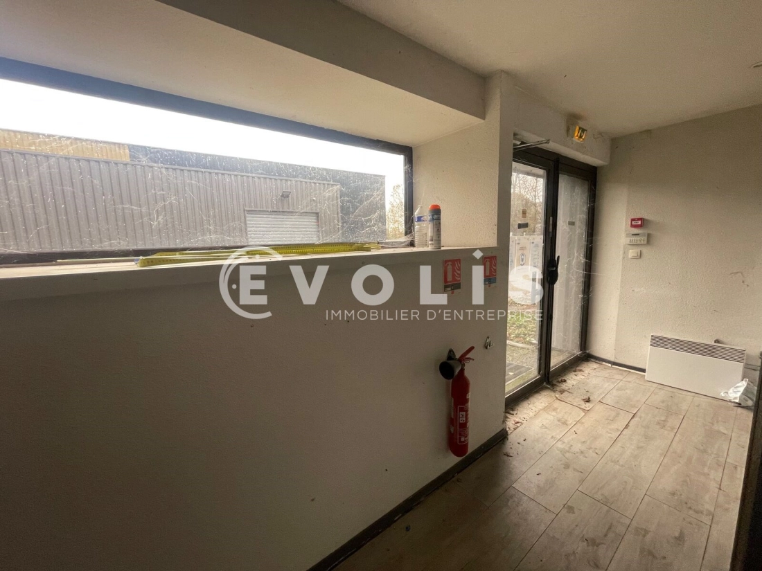 Photo 10 – location Entrepôts / activités	BRUGES (33520)