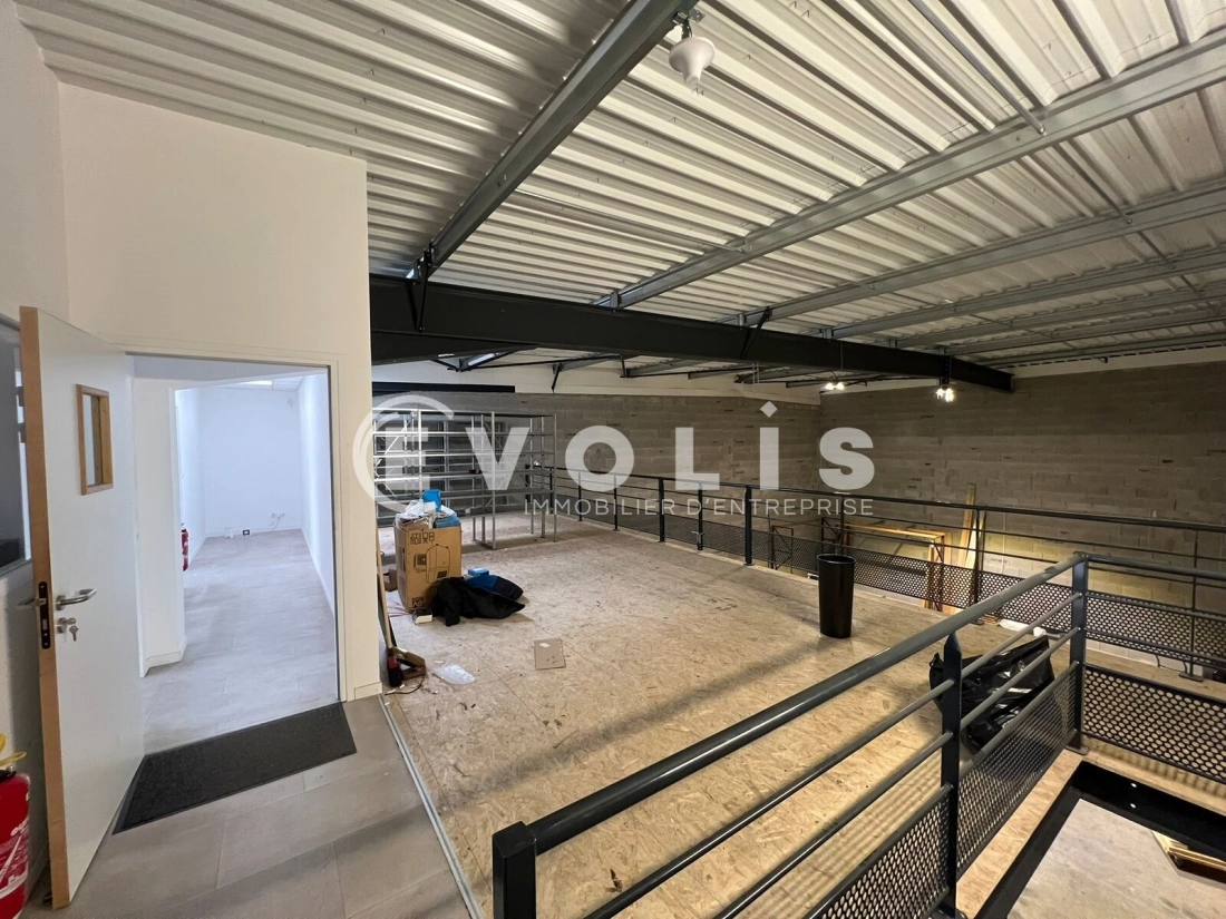 Photo 14 – vente Entrepôts / activités	VAULX MILIEU (38090)