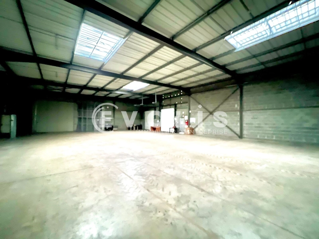 Photo 3 – location Entrepôts / activités	LE HAILLAN (33185)