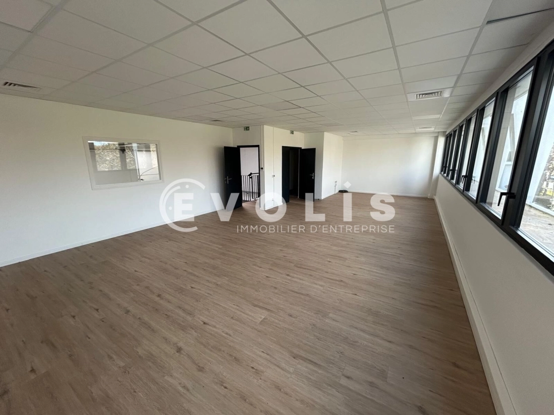 Photo 7 – location Entrepôts / activités	EVRY COURCOURONNES (91080)