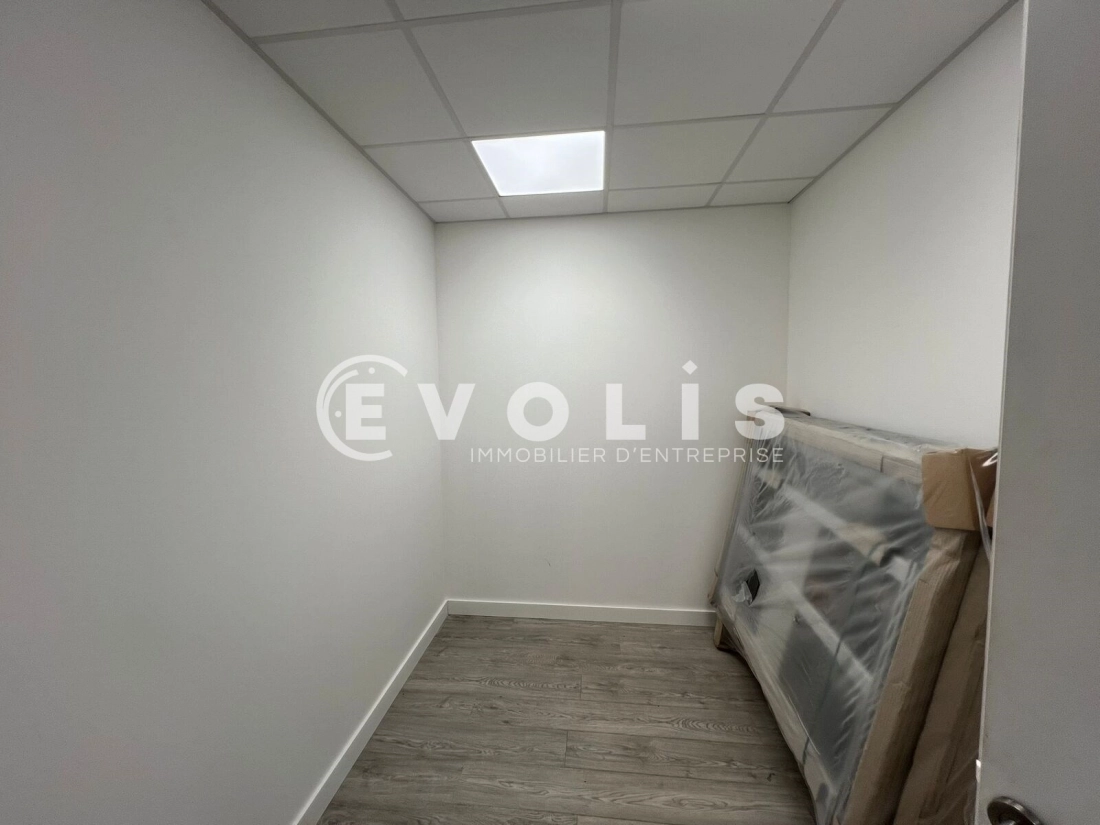 Photo 5 – vente Entrepôts / activités	VAULX MILIEU (38090)