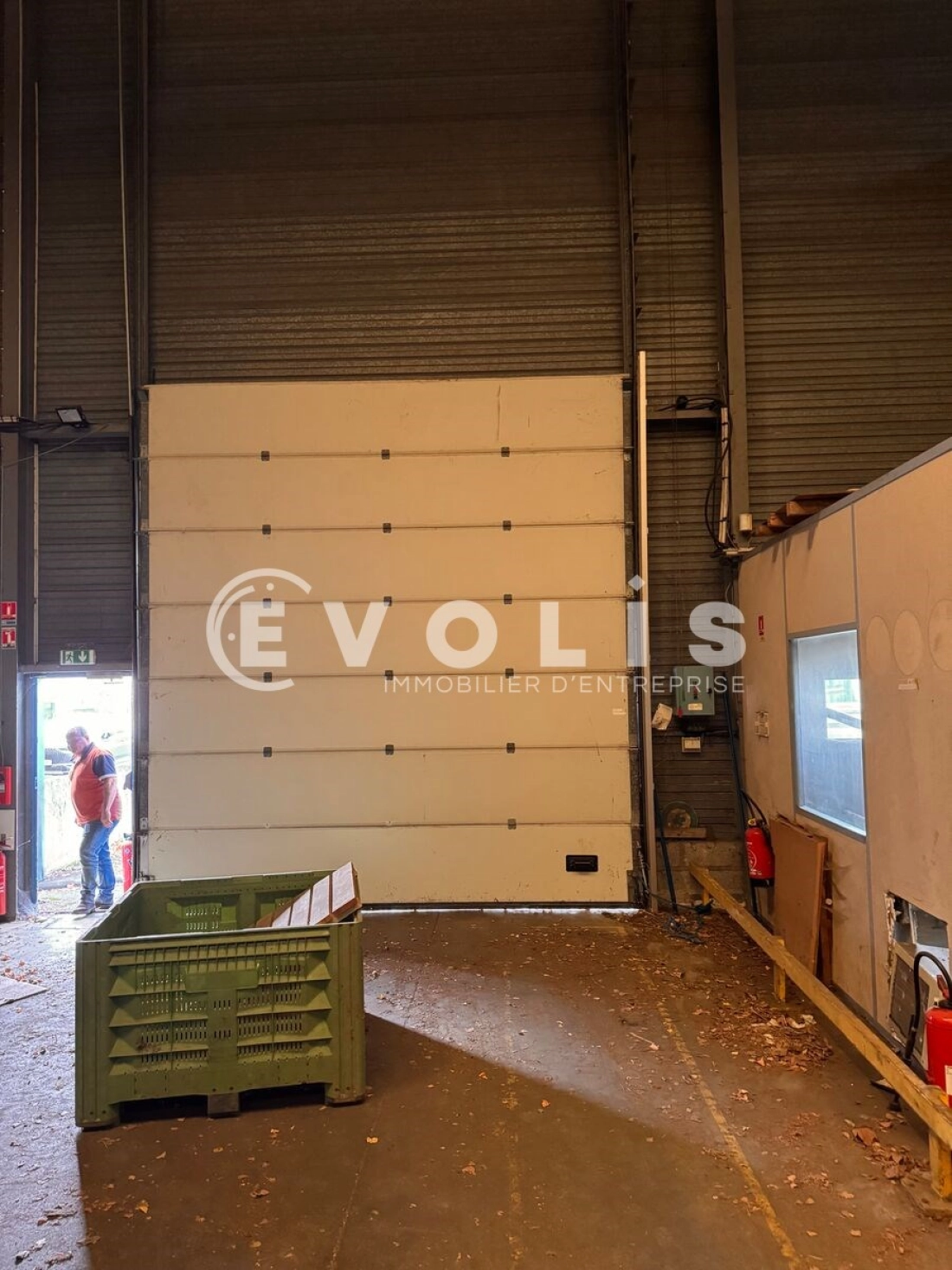 Photo 5 – vente Entrepôts / activités	BUC (78530)