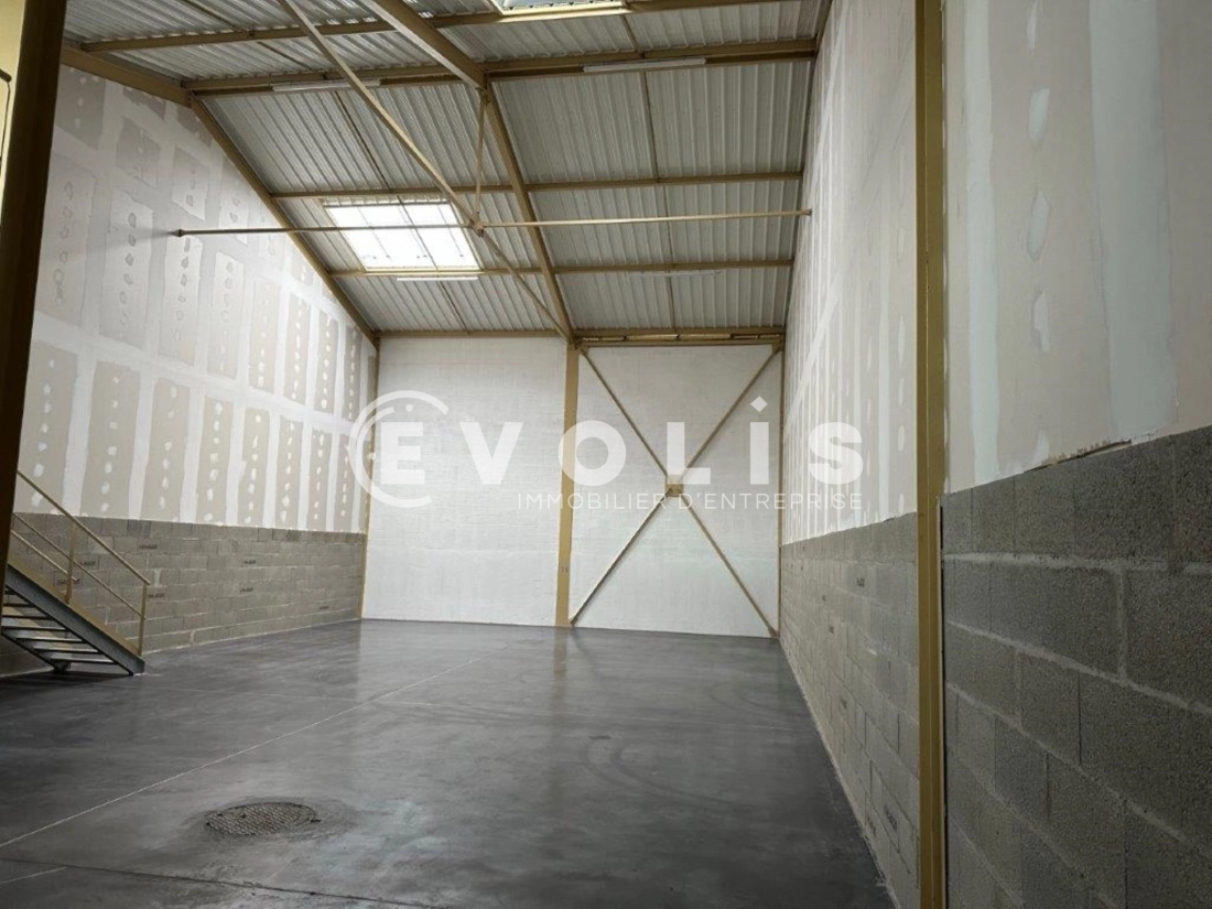 Photo 3 – vente Entrepôts / activités	BOURGOIN JALLIEU (38300)