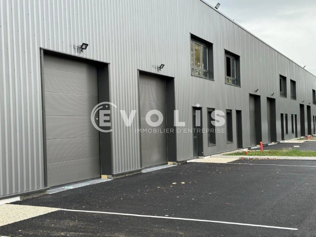 Photo 12 – vente Entrepôts / activités	BOURGOIN JALLIEU (38300)