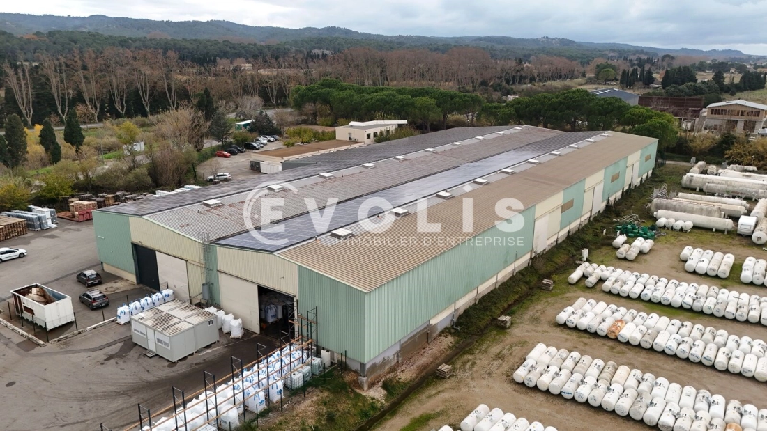 Photo 2 – location Entrepôts / activités	SAINT REMY DE PROVENCE (13210)