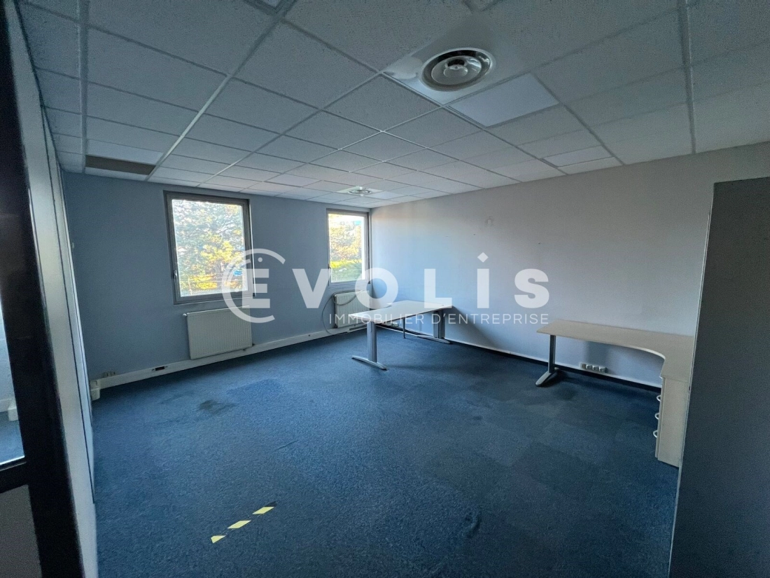 Photo 6 – location Entrepôts / activités	DARDILLY (69570)