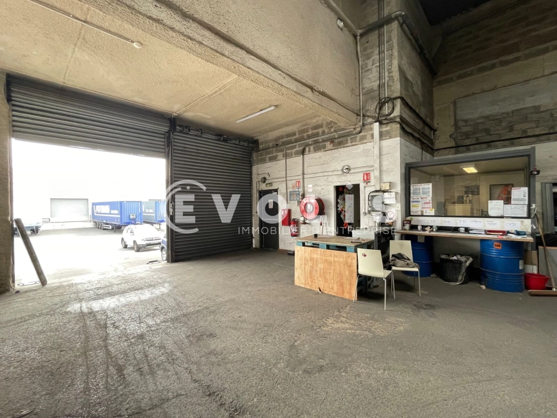 Photo 1 – location Entrepôts / activités	BRUGES (33520)