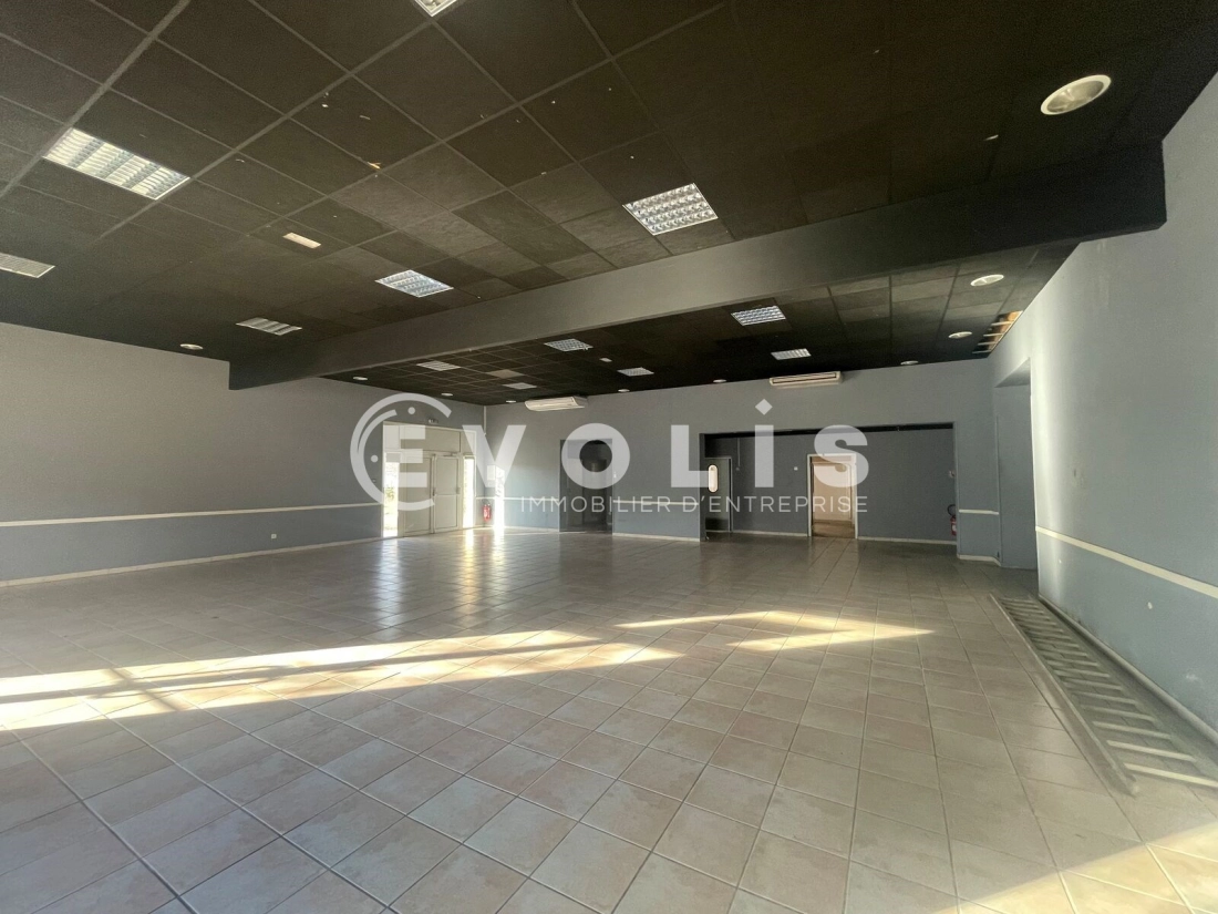 Photo 2 – vente Entrepôts / activités	SAINT JEAN D'ILLAC (33127)