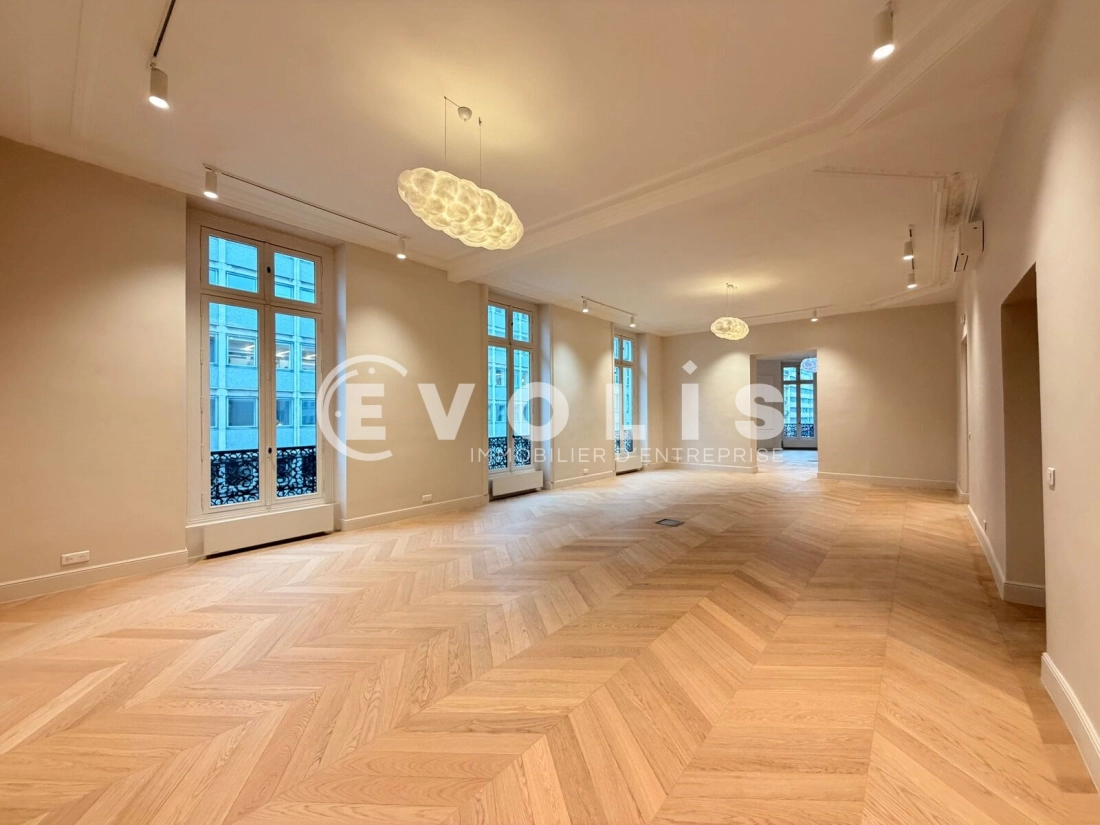 Photo 3 – location bureaux	PARIS (75008)